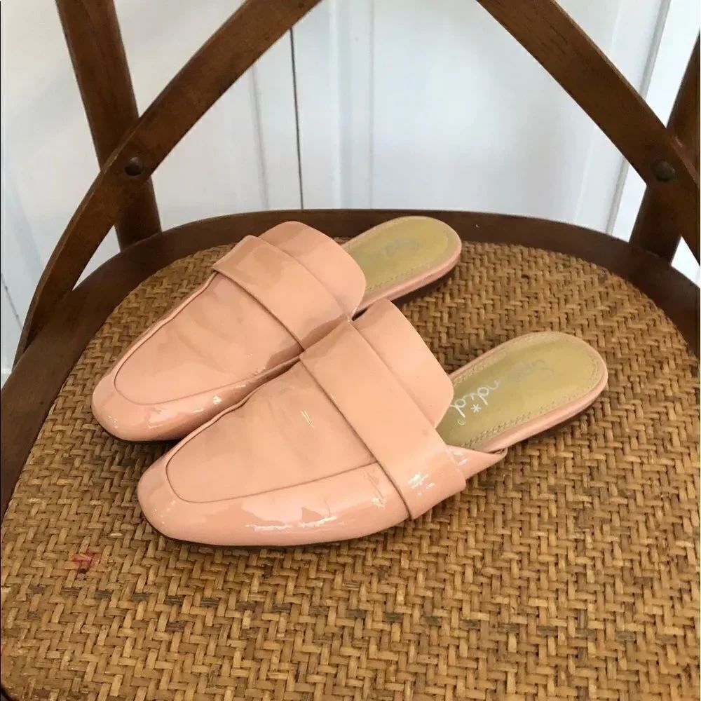 SALE Splendid pink loafer size 6